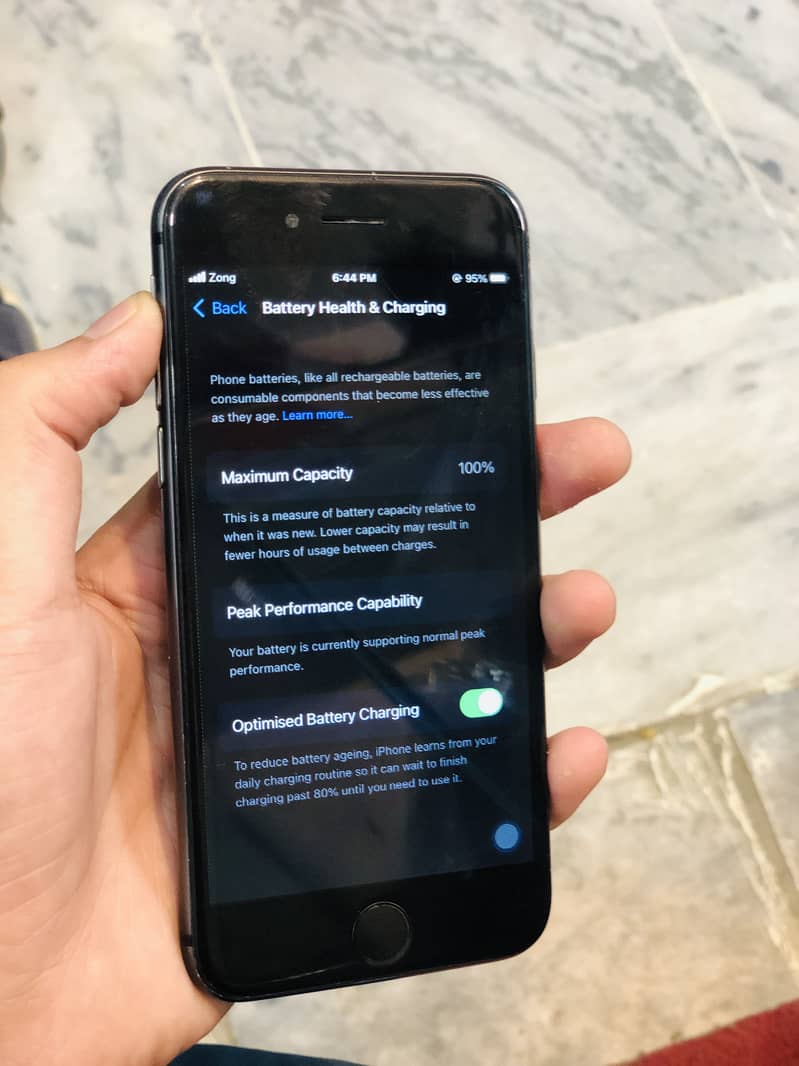 Apple iPhone 8 6