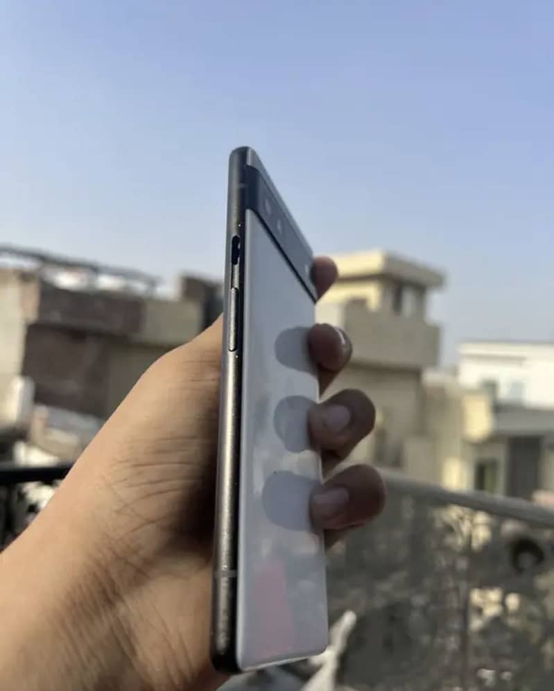 Google Pixel 6a 1