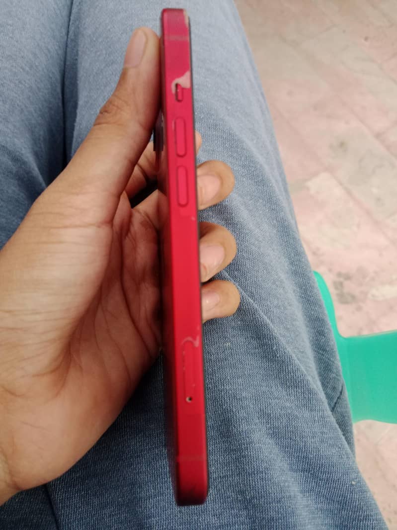 Apple iPhone 13 2