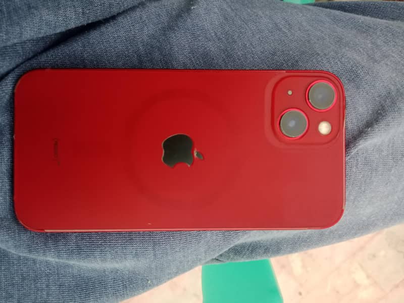 Apple iPhone 13 4