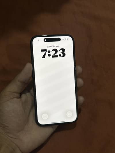 Apple iPhone 16