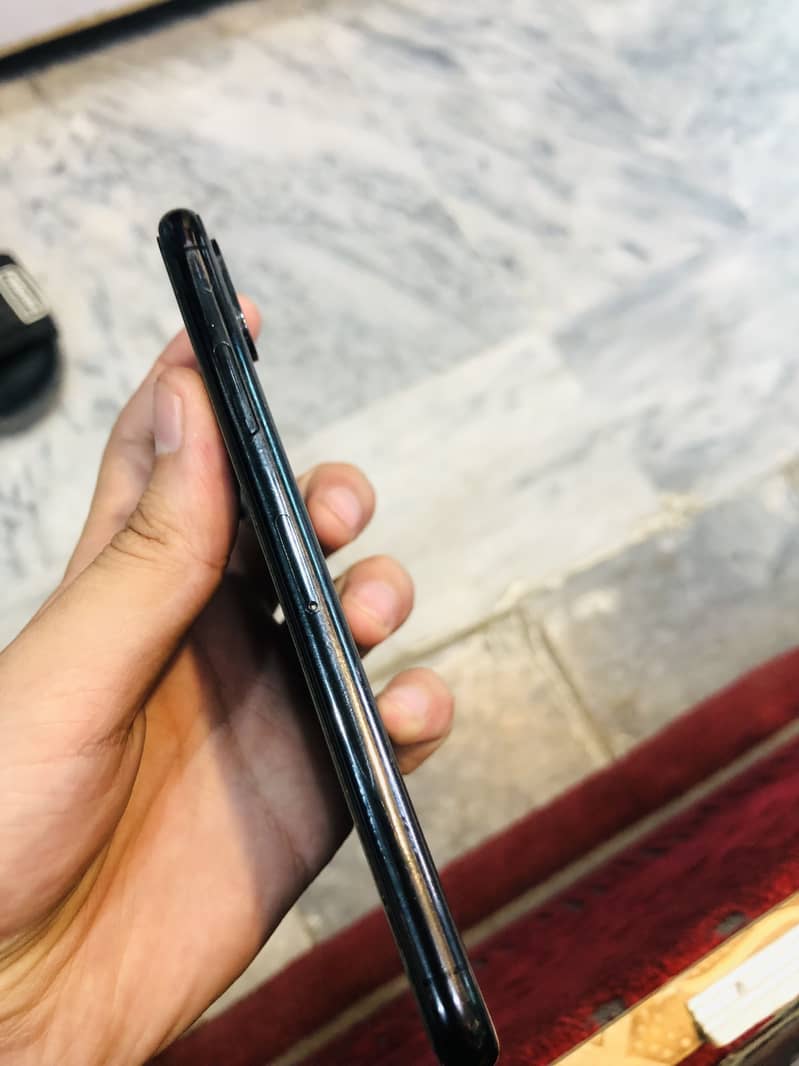 Apple iPhone X 3
