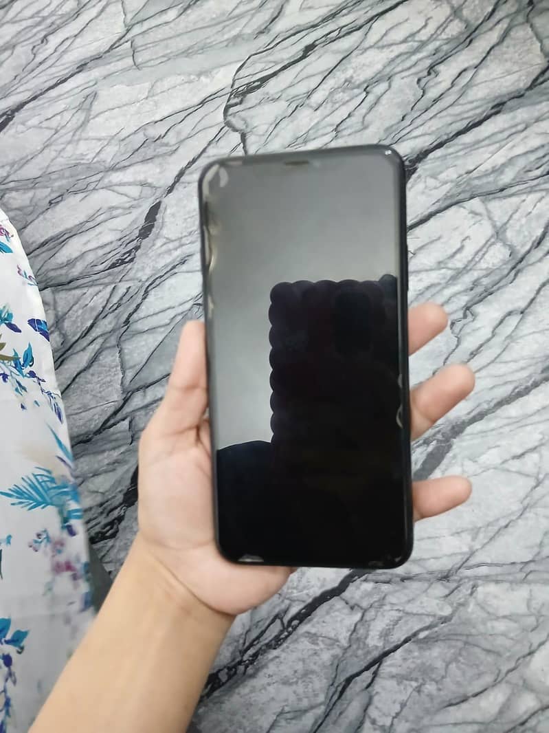 Apple iPhone 11 Pro Max 0