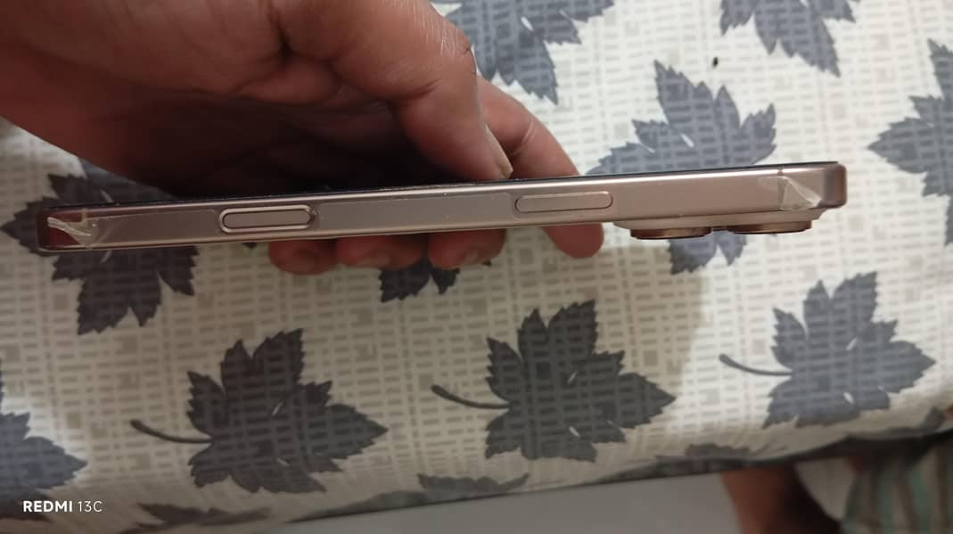 Apple iPhone 16 Pro Max 3