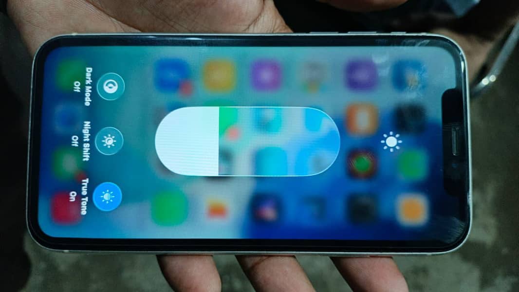 Apple iPhone 11 3
