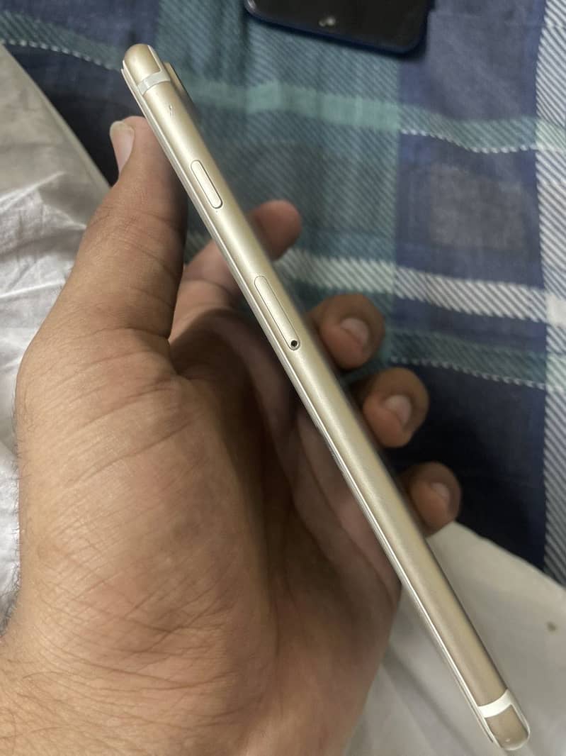 Apple iPhone 7 Plus 4