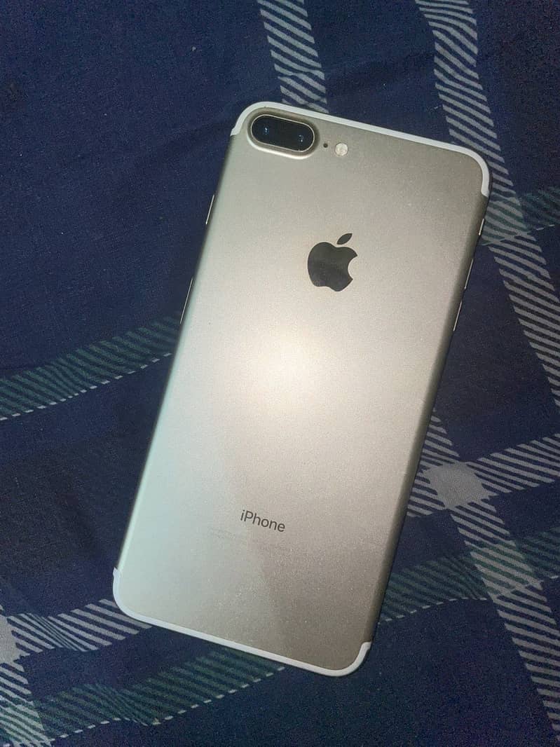 Apple iPhone 7 Plus 5