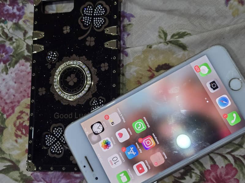 Apple iPhone 8 Plus 1