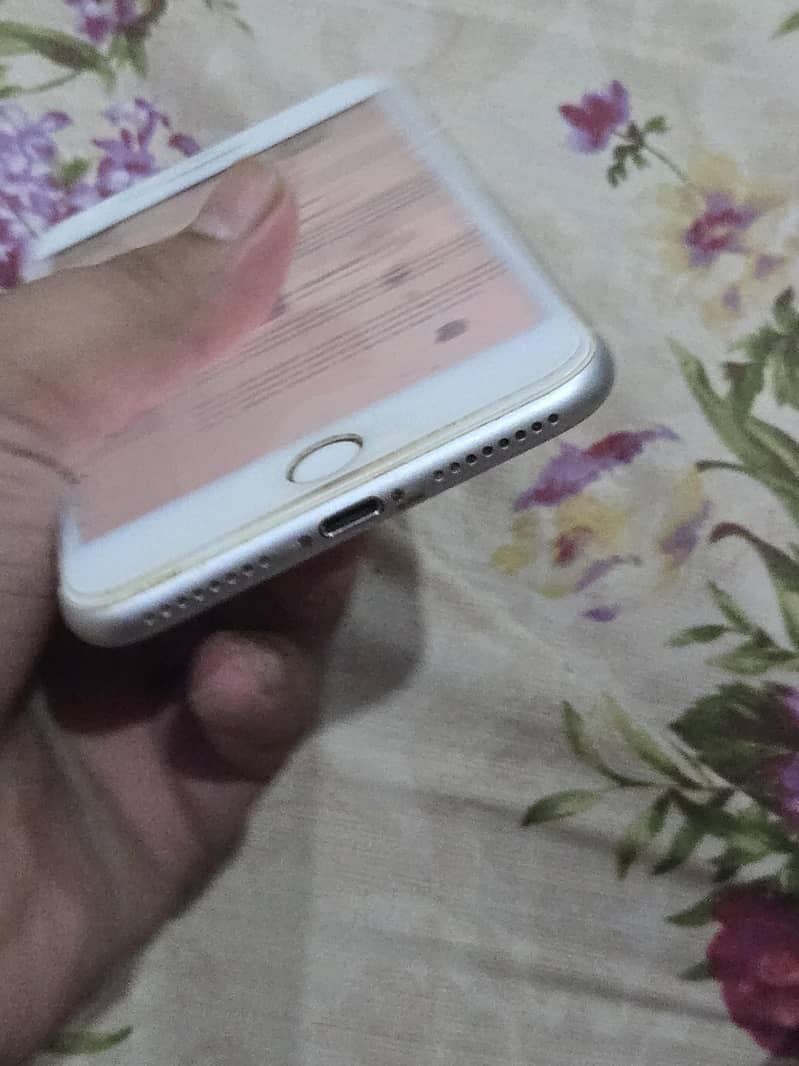 Apple iPhone 8 Plus 2