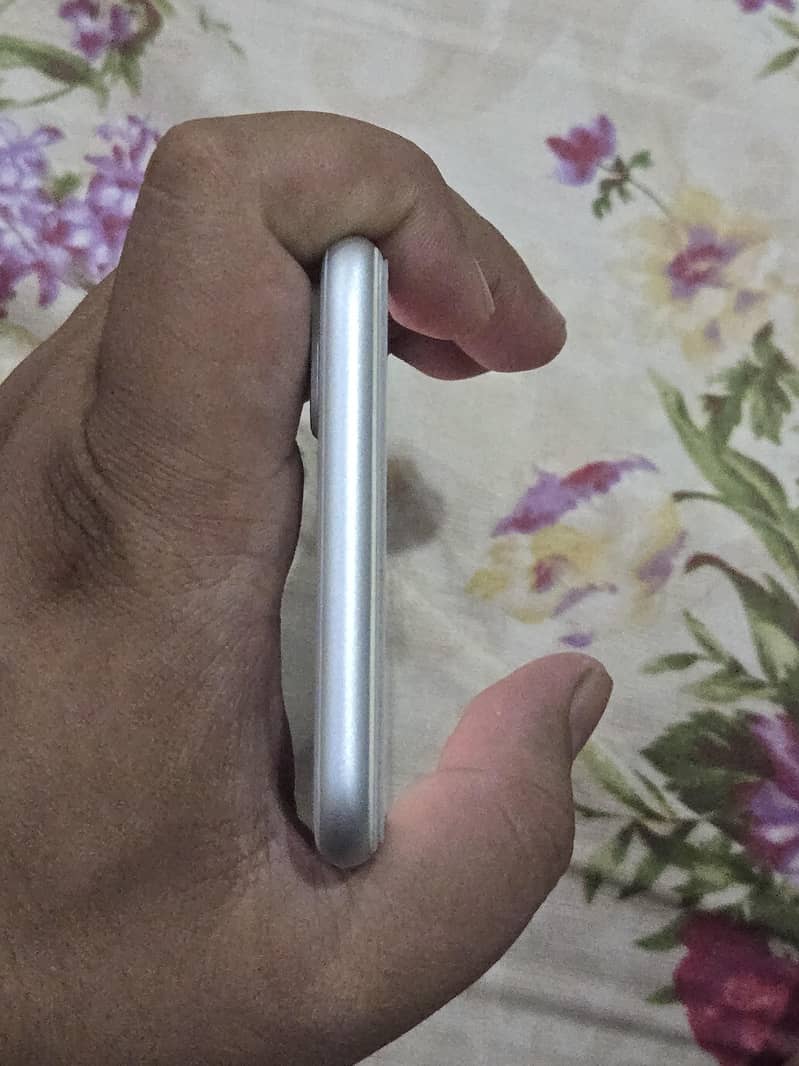 Apple iPhone 8 Plus 5