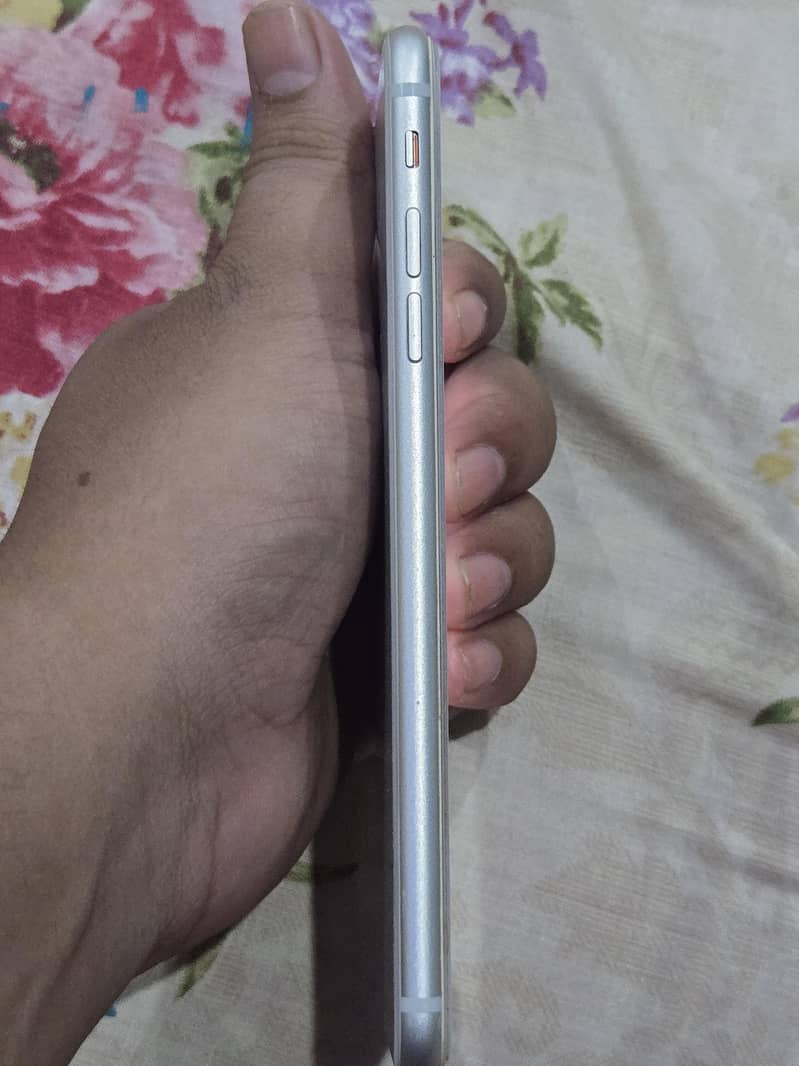 Apple iPhone 8 Plus 6
