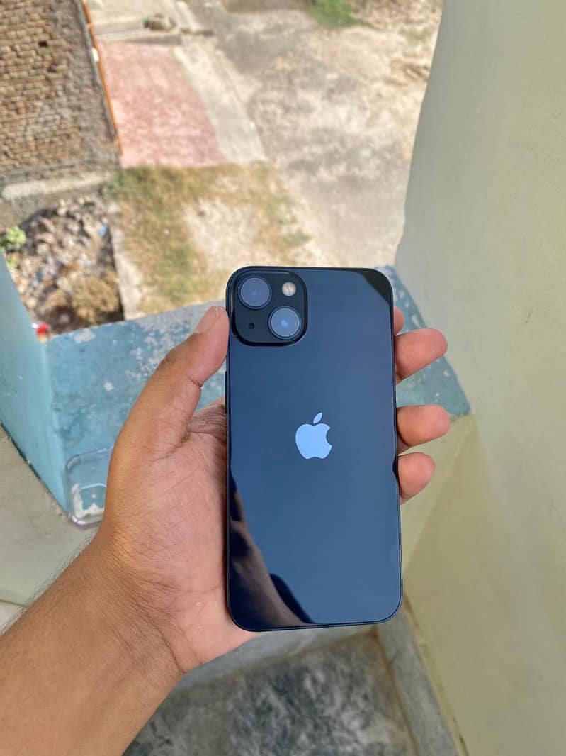 Apple iPhone 13 0