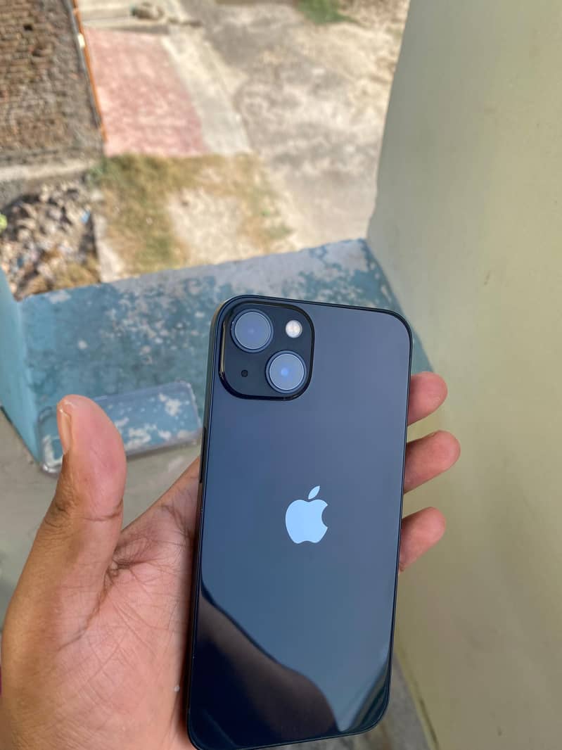 Apple iPhone 13 2