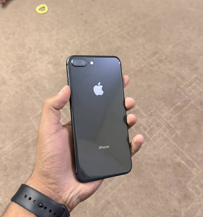 Apple iPhone 8 Plus 0