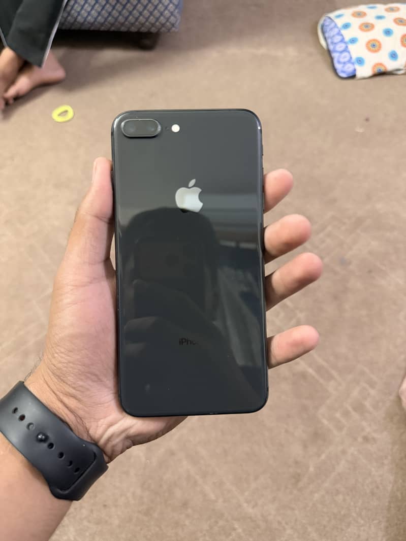 Apple iPhone 8 Plus 8