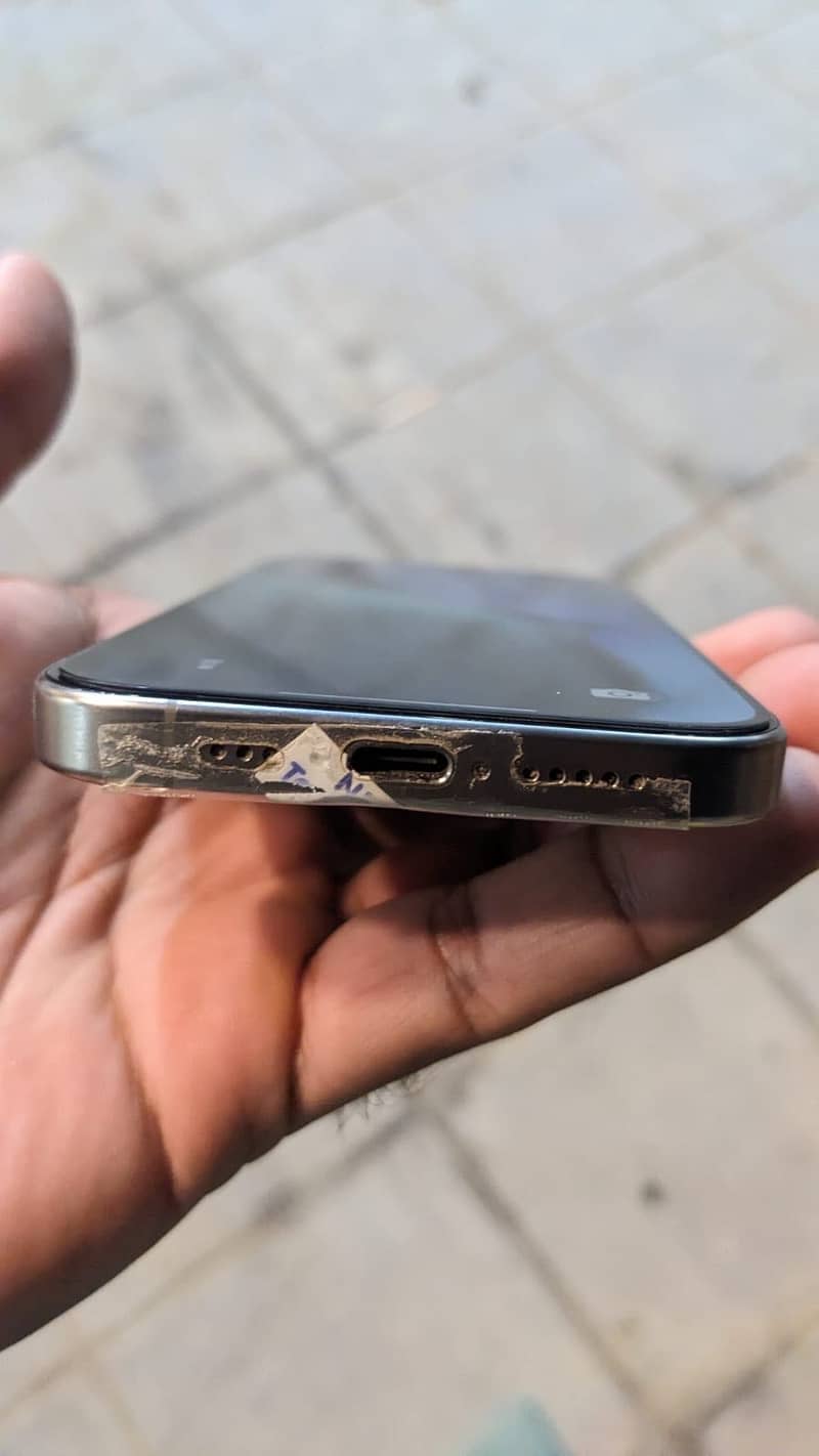 Apple iPhone 15 Pro 1