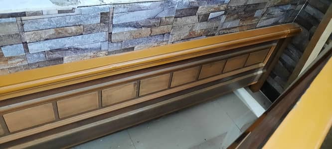 bed 4 sale in good condition
