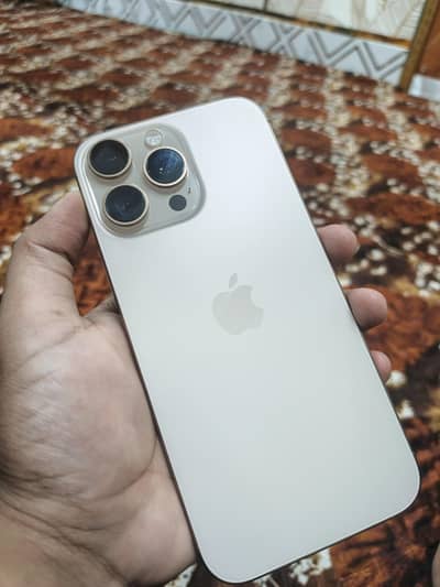 Apple iPhone 16 Pro Max by pass 256 GB 90%