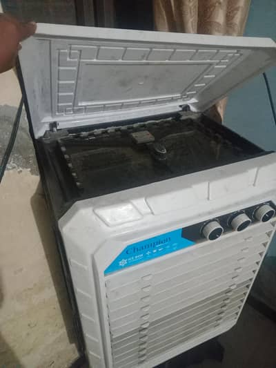 Ac lagwa Liya ha is liye sell kar raha  condition ok ha full