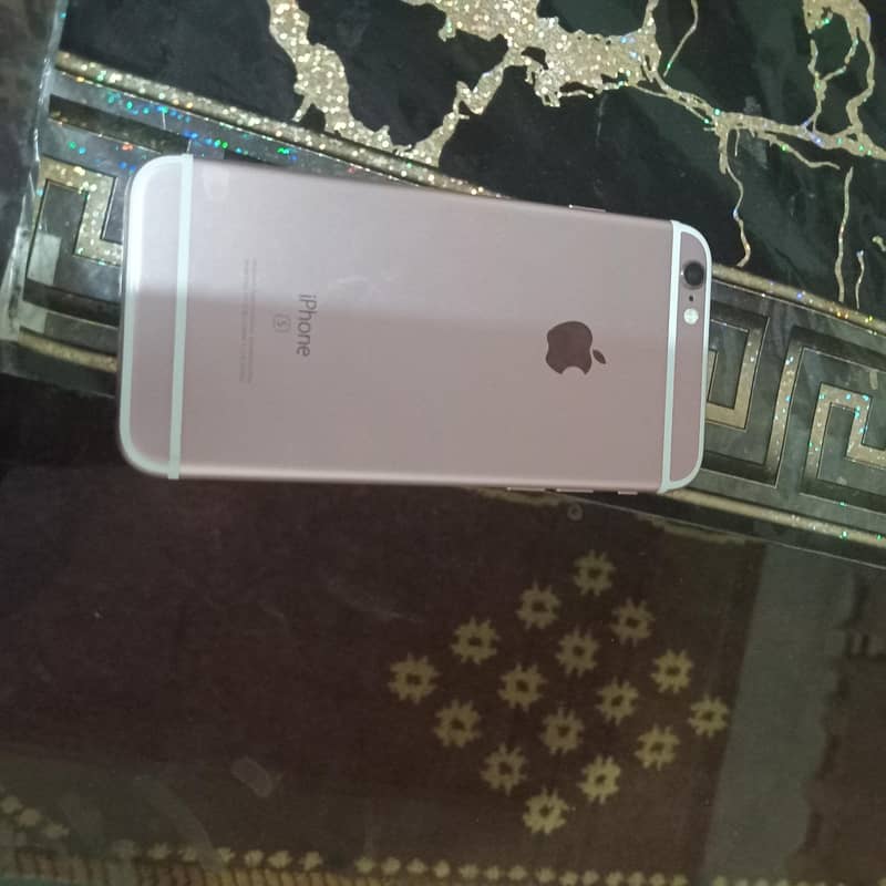 Apple iPhone 6S 1