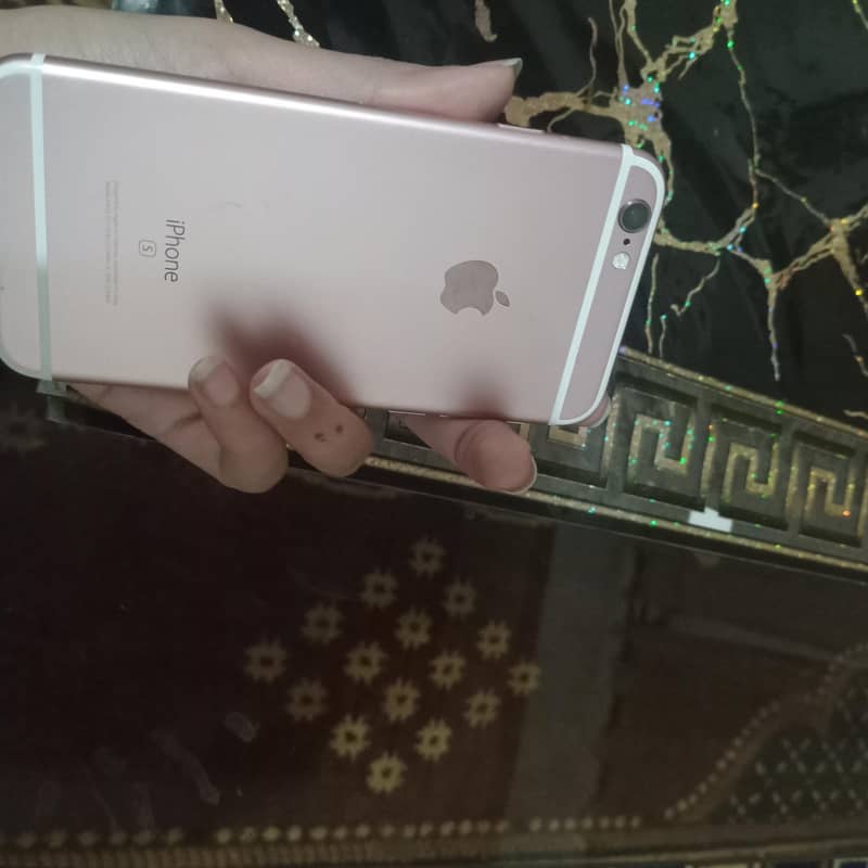 Apple iPhone 6S 4