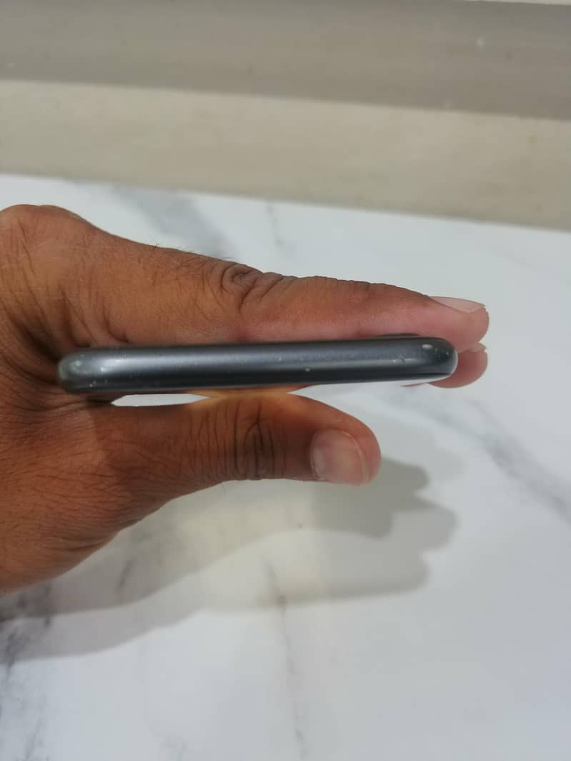 Apple iPhone 8 4