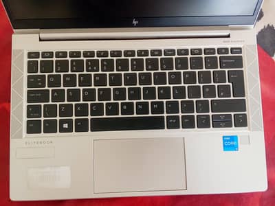 HP 830 G8