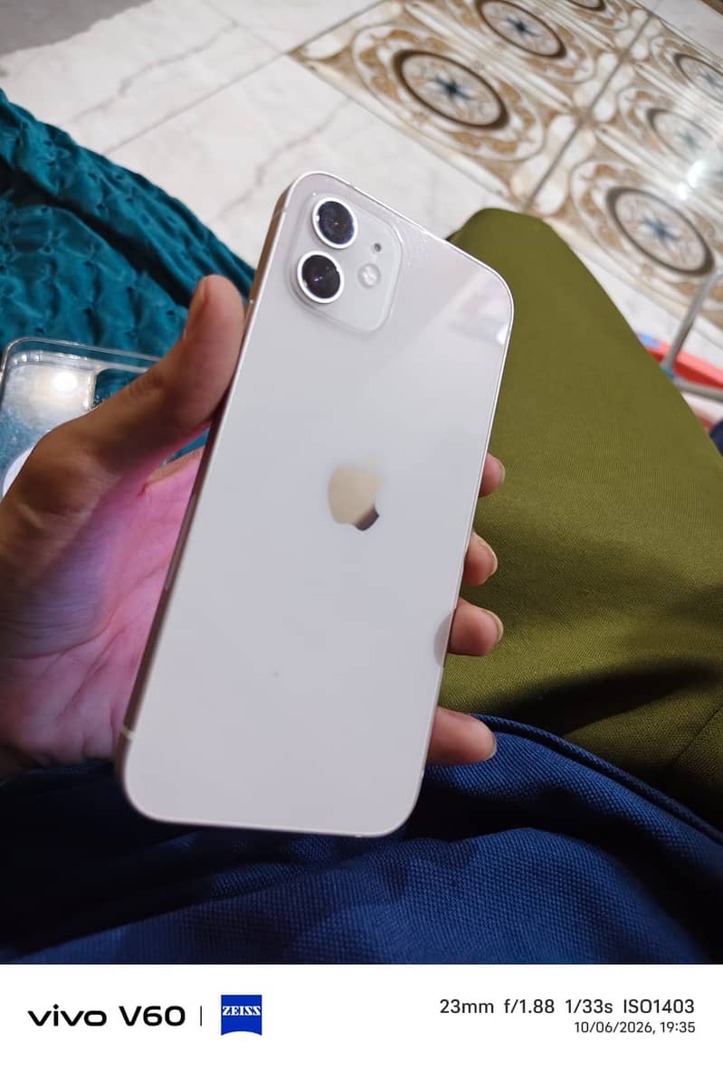 Apple iPhone 12 2