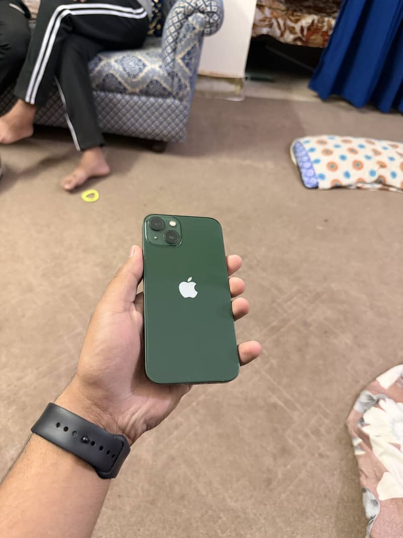 Apple iPhone 13 2