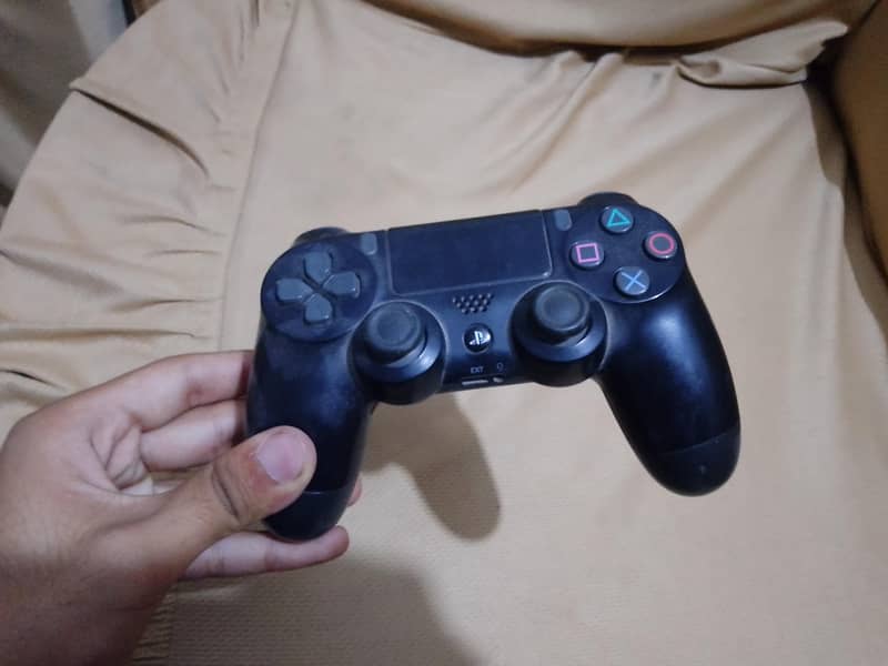 4 CDs with a controller lush condition 3