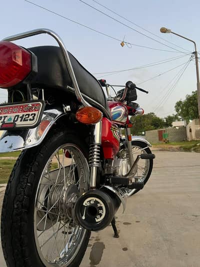 125cc model 2022 Karachi golden num