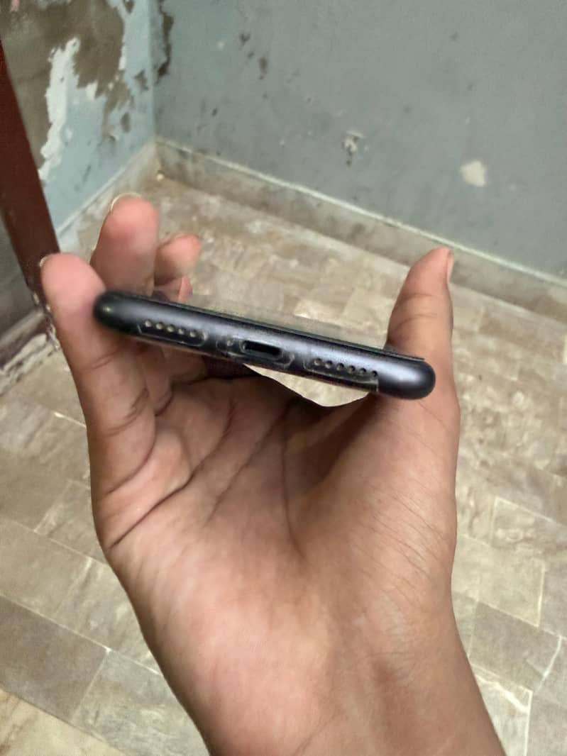 Apple iPhone 11 5