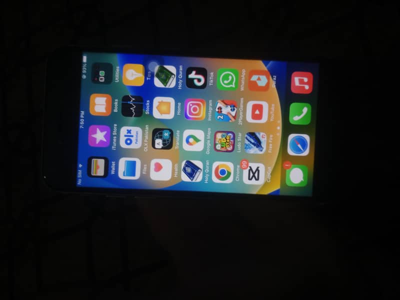Apple iPhone 7 3