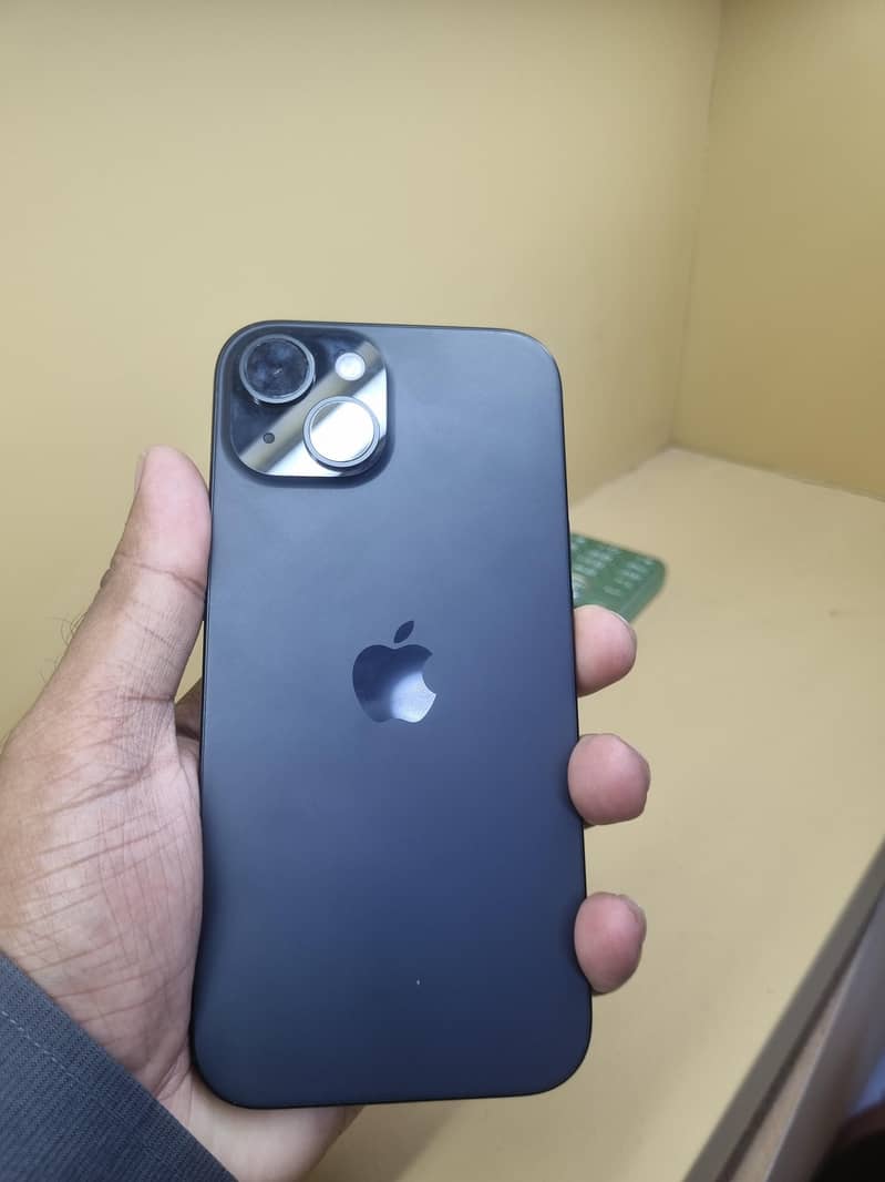 Apple iPhone 15 2