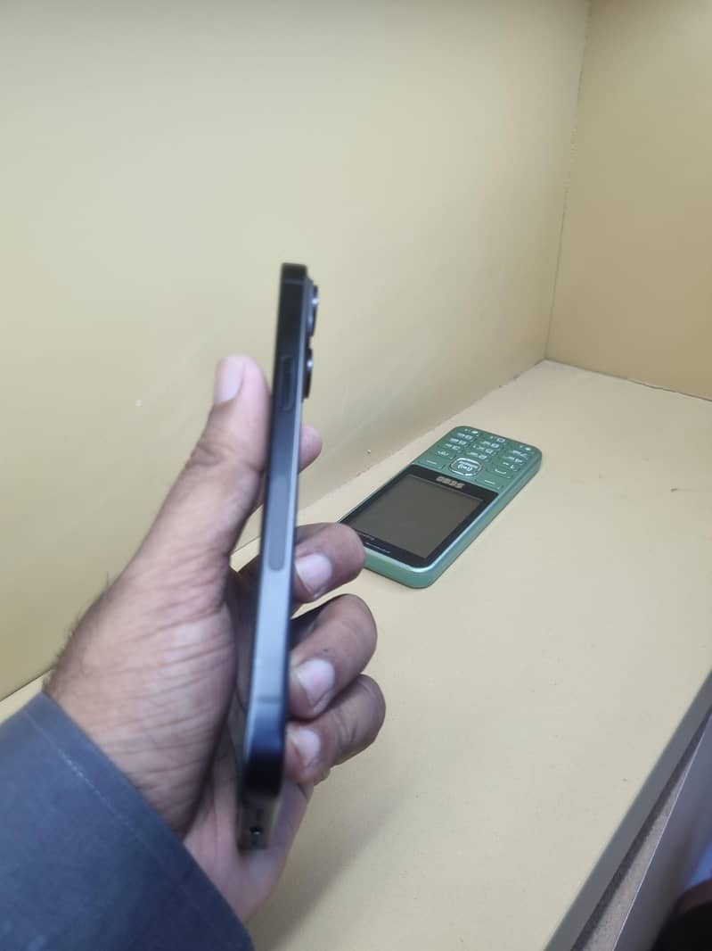 Apple iPhone 15 5