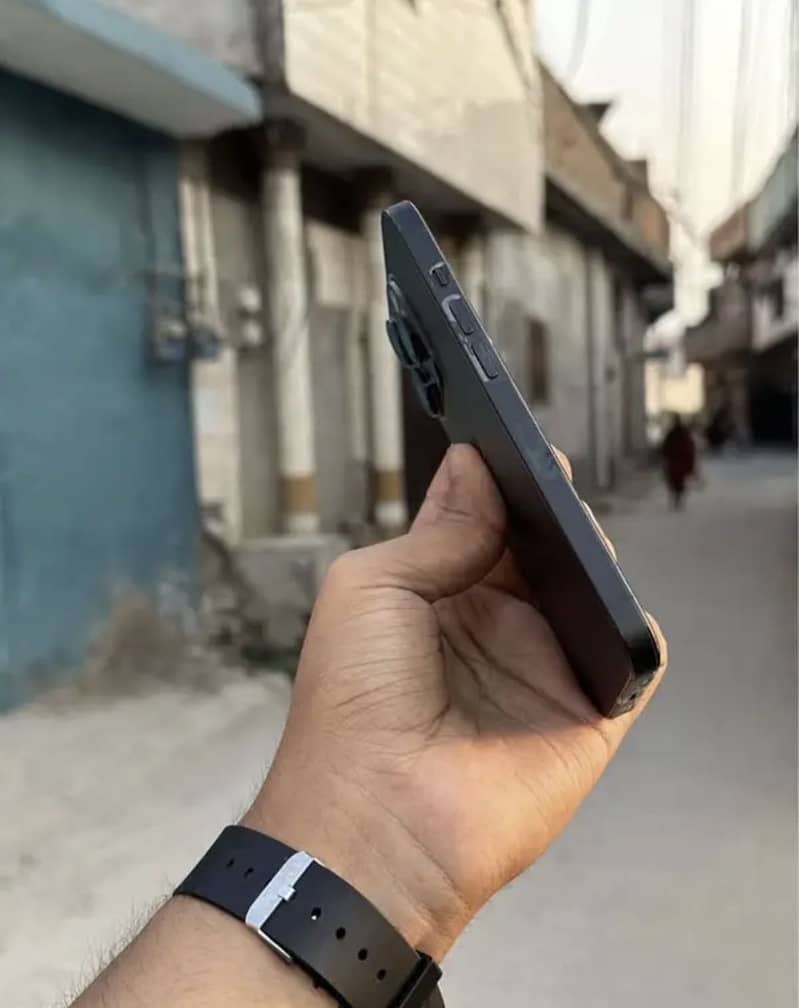 Apple iPhone 14 Pro 1