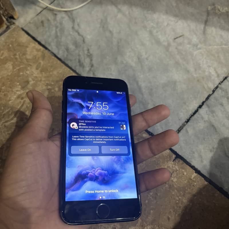 Apple iPhone 7 1