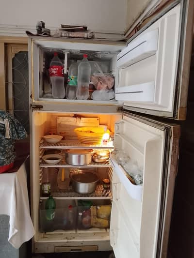 large size dawlence fridge for sale