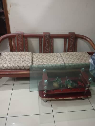 5 seater sofa and center table