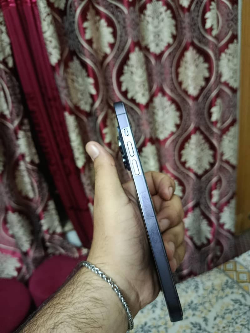 Iphone 14 pro max 4