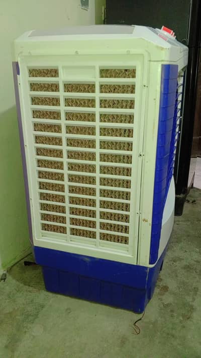 cooler sale used 2 month 10/10 condition 18000
