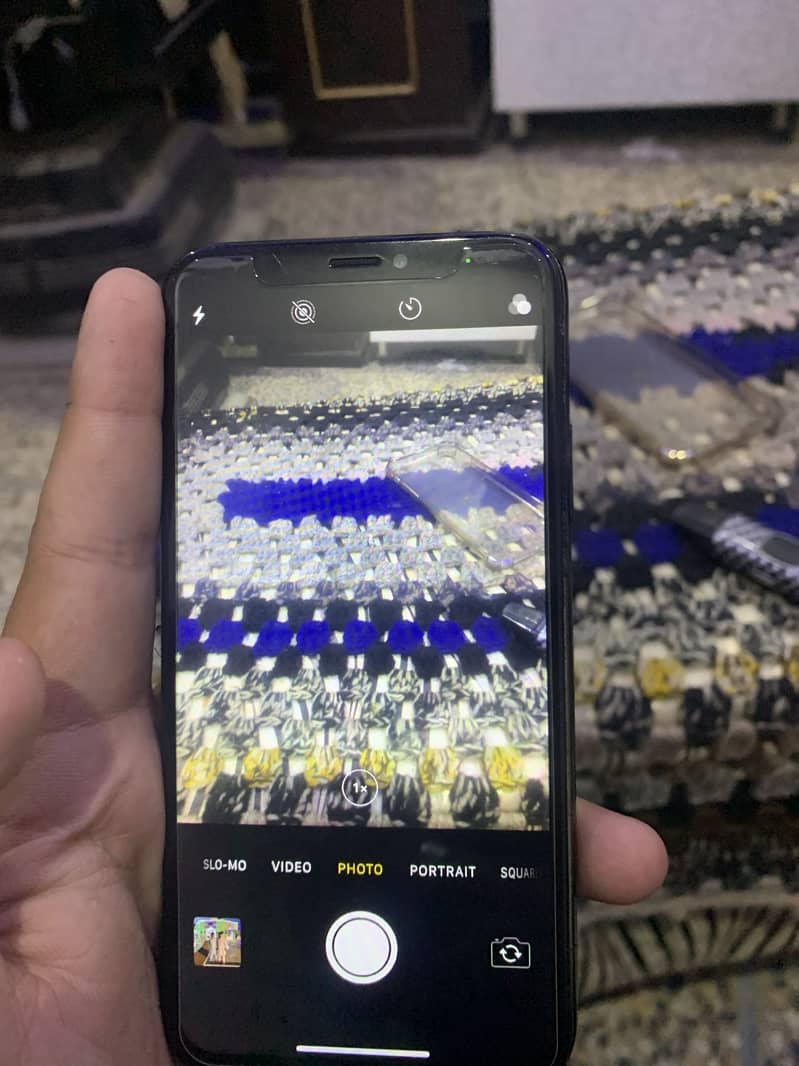Apple iPhone X 4