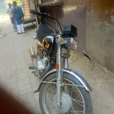 Honda 125 cgs black gold edition
