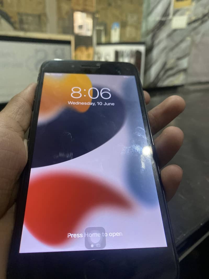 Apple iPhone 7 Plus 2