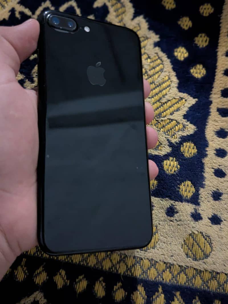 Apple iPhone 7 Plus 2