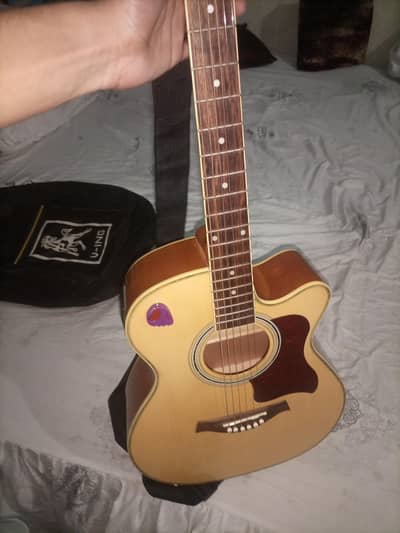 semi acoustic guitar with good condition