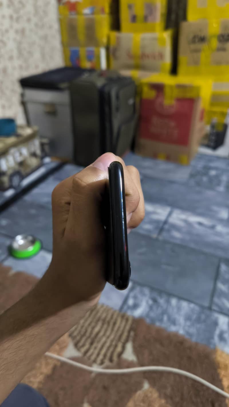 Apple iPhone 7 3