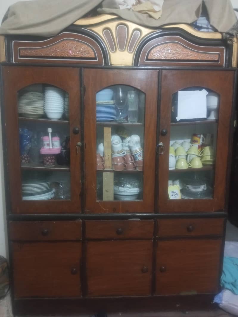 show case and dressing table 0