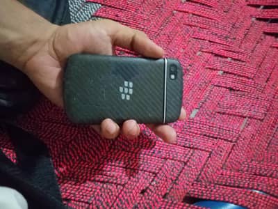 phone kafi dr bnd para ra hai  bodey iski tooti hui