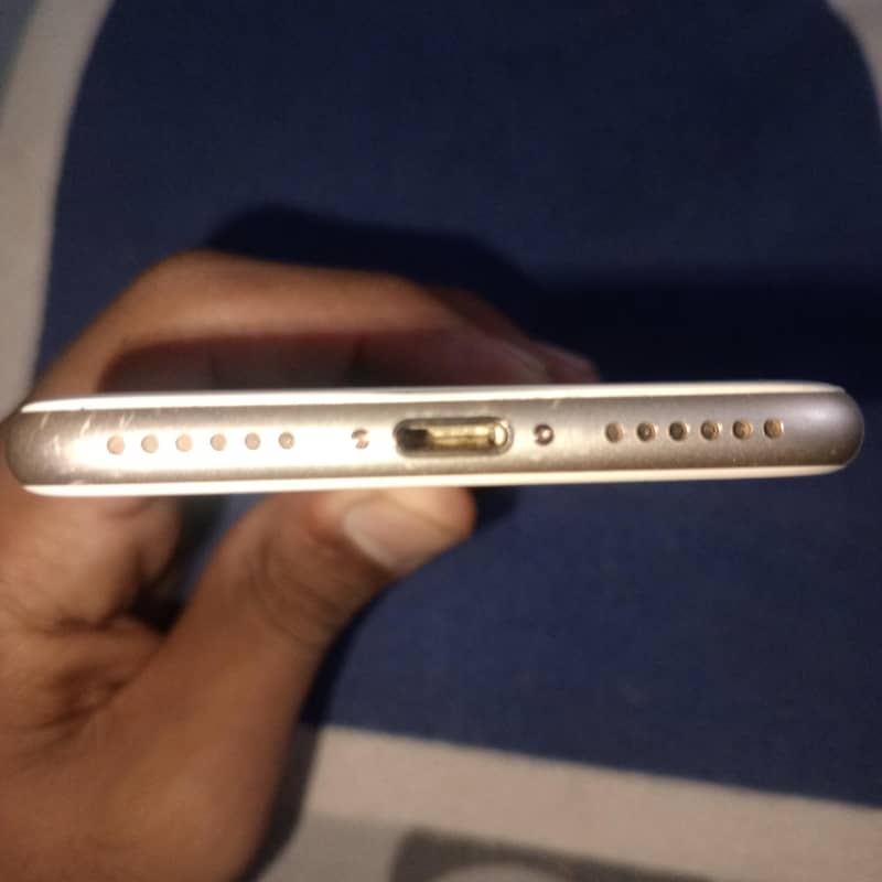 Apple iPhone 7 1